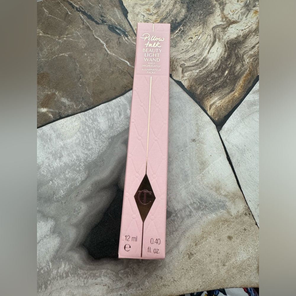 Charlotte Tilbury Pillow Talk Beauty Light Wand Highlighter